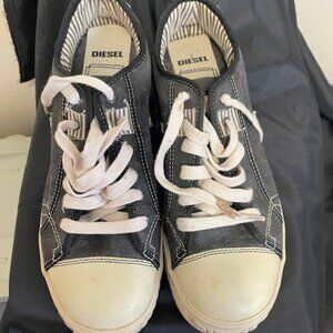 Vintage Diesel Canvas/Rubber Running Shoes  Sz 9 – Navy/White